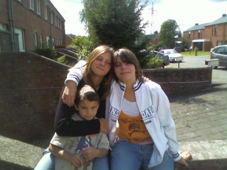 ma copine sarah,mon frére et mwa!!